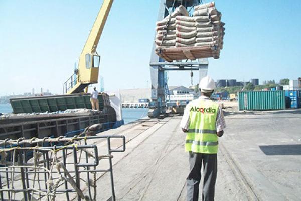 Vessel Discharge/ Loading Of Conventional Cargo